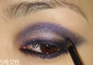 紫色眼影怎么畫好看？淡紫色超有女人味