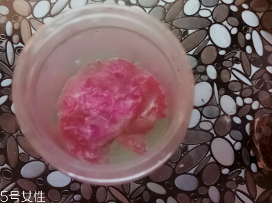 墨紅玫瑰可以天天喝嗎？玫瑰養(yǎng)顏也要適量