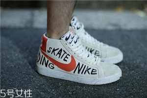 運動鞋鞋底響怎么辦？可能是進水了