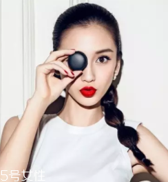 馬尾怎么扎顯臉?。狂R尾位置越高越精神