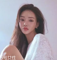 什么女孩適合不留劉海？圓臉妹子掀起劉海更適合你