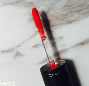 2018今年MAC和紀(jì)梵?？诩t哪個(gè)值得買(mǎi)？紀(jì)梵希低調(diào)奢華