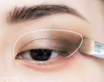 過(guò)年涂什么口紅？這些唇色讓親屬夸你好看