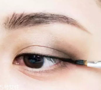 過(guò)年涂什么口紅？這些唇色讓親屬夸你好看