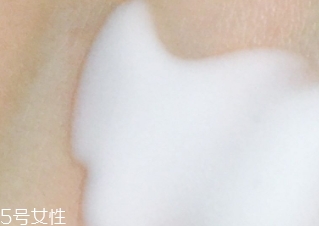 雅詩蘭黛乳液怎么樣？滋潤保濕的秘密