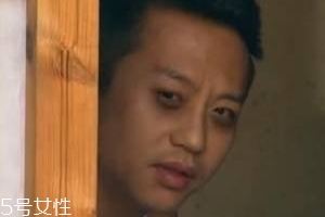 黑眼圈用什么眼霜好？多效護(hù)理型眼霜是首選