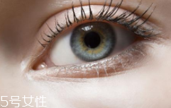 冬天用什么眼霜？抗皺眼霜對抗干燥肌