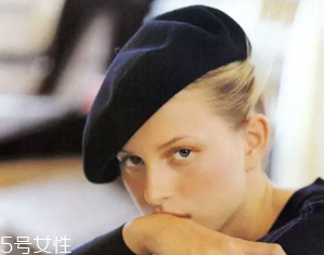 戴什么帽子顯臉??？寬檐帽讓臉看起來小