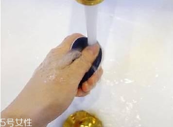 新買的氣墊粉撲要洗嗎？用久了一定要清洗