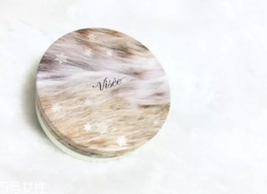 2018蜜粉餅?zāi)膫€牌子好？