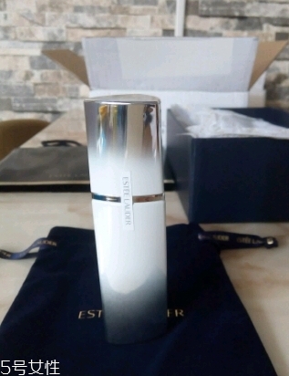 雅詩蘭黛晶透沁白精華怎么樣？一起來看看評測