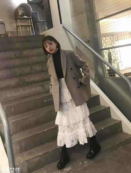 蕾絲長裙配什么上衣？優(yōu)雅氣質(zhì)小女人