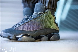 運動鞋氣墊咯吱的響怎么辦？可能是漏氣或者進水了