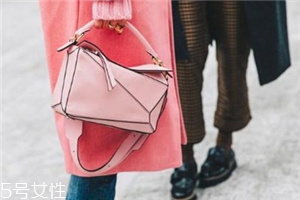 loewe和bv哪個(gè)檔次高？著名奢侈品牌間的對(duì)決