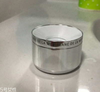 lamer海藍之謎和阿瑪尼哪個好？
