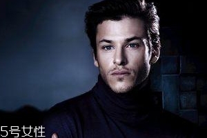 男士香水怎么噴效果最好？4種噴法告別平庸