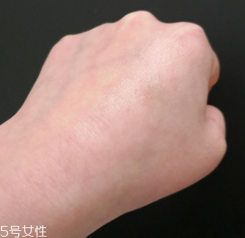 碧唇小藍(lán)罐怎么樣？滋潤(rùn)效果超好