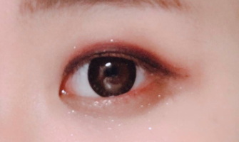 愛麗小屋十色眼影盤哪個好看？酒紅色非常好看