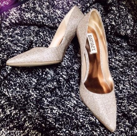 badgley mischka鞋子多少錢？比jc、rv價格美麗多了