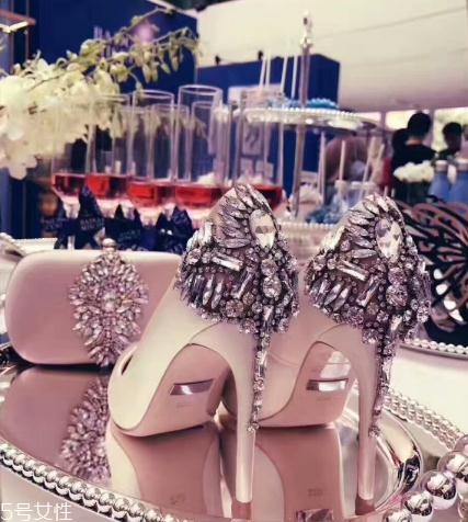 badgley mischka鞋子多少錢？比jc、rv價格美麗多了