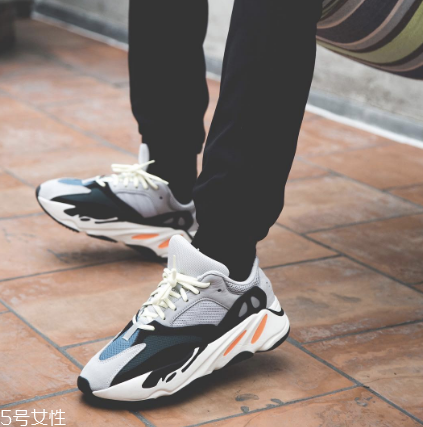 yeezy 500 2018新款配色發(fā)售時(shí)間_有哪幾款？