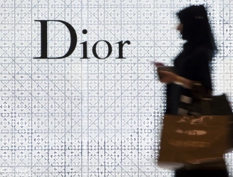 dior迪奧和香奈兒化妝品哪個好？檔次更高