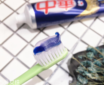 美白牙膏有用嗎？中華魔麗迅白牙膏評測