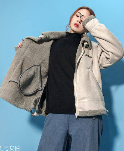 羊羔絨外套配什么褲子？讓你開春美個夠