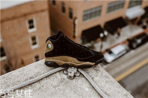 運(yùn)動(dòng)鞋鞋邊破了怎么辦？巧妙修補(bǔ)不浪費(fèi)