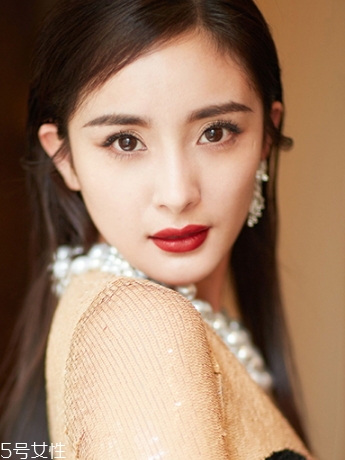 dior迪奧和雅詩蘭黛口紅哪個(gè)好？
