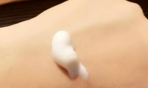 伊思蝸牛潔面乳怎么樣？敏感肌也適合