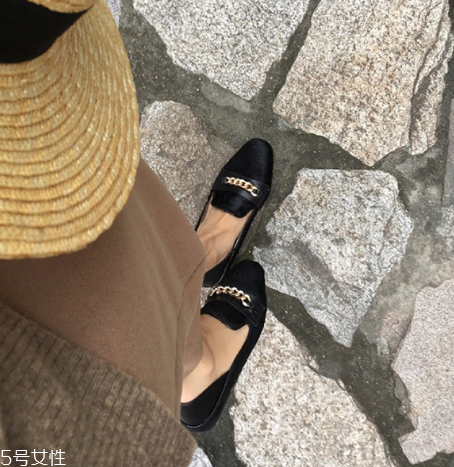 2022流行什么平底鞋？千萬不能錯過的流行爆款