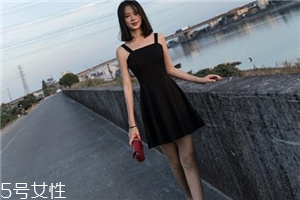 女生怎么穿有個(gè)性？做個(gè)性感又迷人的酷girl