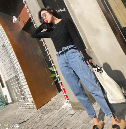 牛仔褲可以和黑色衣服一起洗嗎？