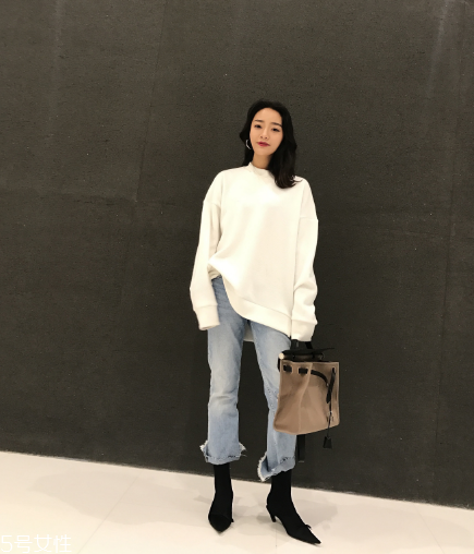 牛仔褲用什么泡不掉色？洗前先用鹽水浸泡