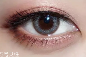 棕色眼影怎么畫好看？作為最后的暈染色