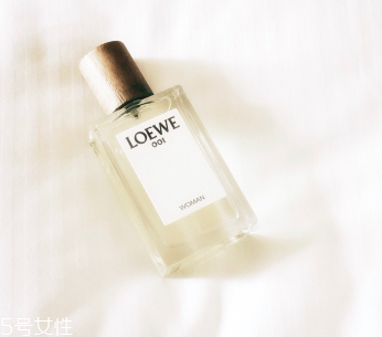 LOEWE001香水多少錢？LOEWE001香評