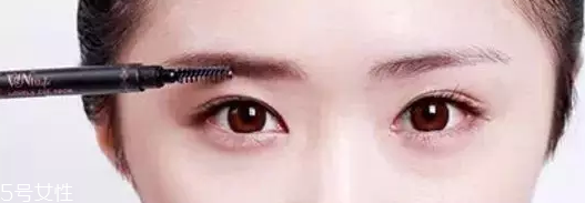 眉粉怎么選顏色好看？淺咖色不挑膚色