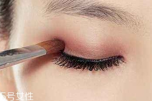 眉粉可以當眼影粉用嗎？完全可以