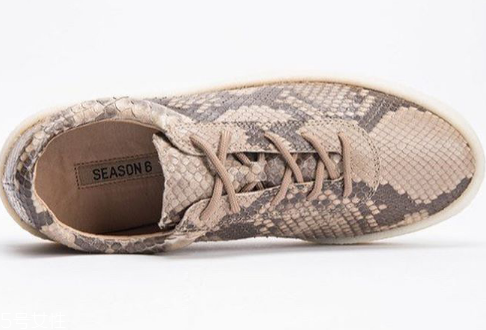yeezy season 6蛇皮定制款多少錢？打造奢華運(yùn)動(dòng)風(fēng)
