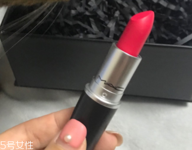 魅可珊瑚色口紅是幾號？relentlessly red桃花粉