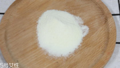 愛他美奶粉哪個(gè)版本好？白金版表現(xiàn)出色