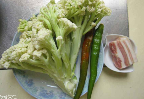 花菜不熟會(huì)中毒嗎？不要這樣嘗試