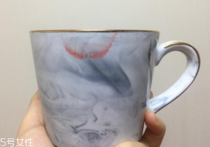 阿瑪尼401和402哪個(gè)好看？401黃皮摯愛