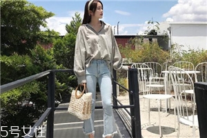 牛仔褲a和b有什么區(qū)別？牛仔褲版型大不同