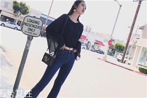 牛仔褲曬黃了怎么辦？牛仔褲應(yīng)避免暴曬
