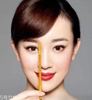 怎么化標(biāo)準(zhǔn)眉？三點(diǎn)法打造親和眉形