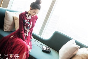 針織連衣裙什么款式好看？搭出時尚新感覺