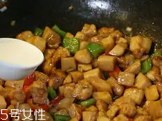 杏鮑菇怎么洗才干凈？鹽水泡泡輕松去污