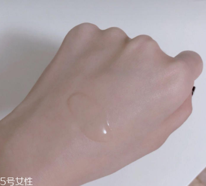 chanel山茶花保濕精華水好用嗎？補(bǔ)水底妝神器